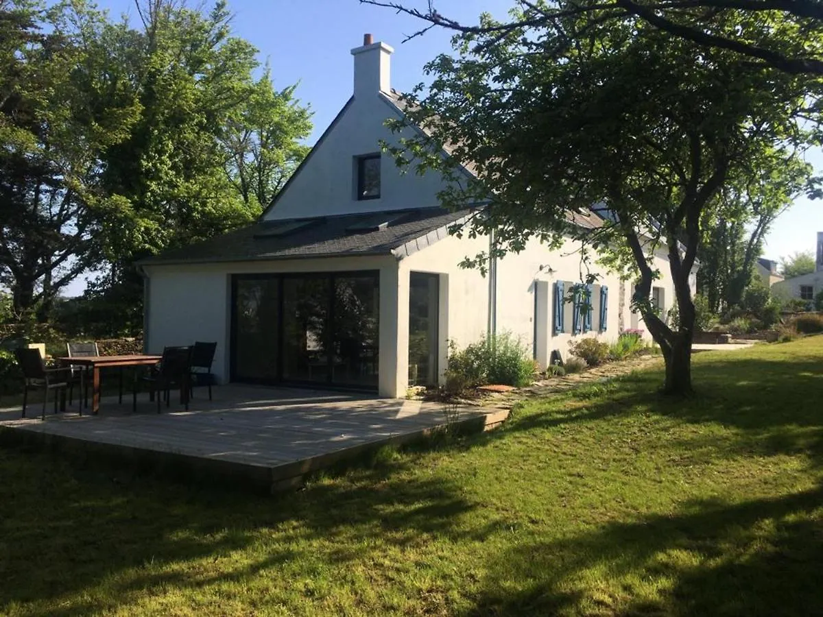 Villa Contemporaine Avec Jardin, A 1,5 Km De La Plage: 8 Pers., 2 Terrasses, Wi-Fi, Baignoire Balneo - Fr-1-418-198 Locmaria 0*,  France